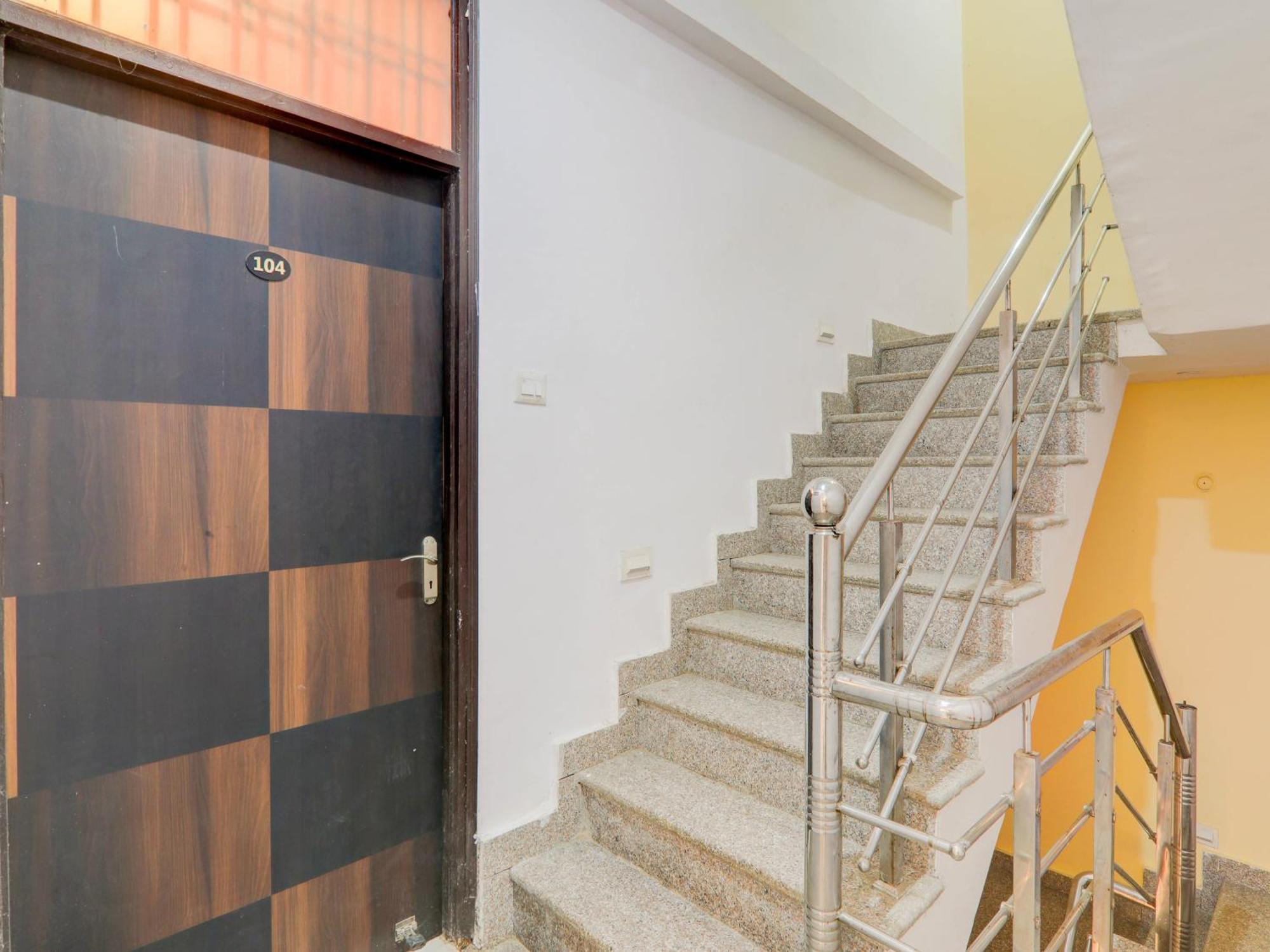 Super Collection O Kiara Guest House Λάκναου Εξωτερικό φωτογραφία